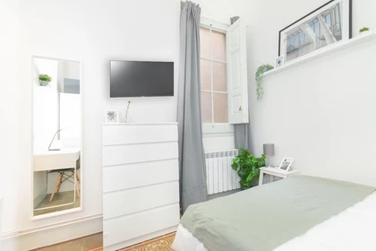 Helles Privatzimmer in Barcelona