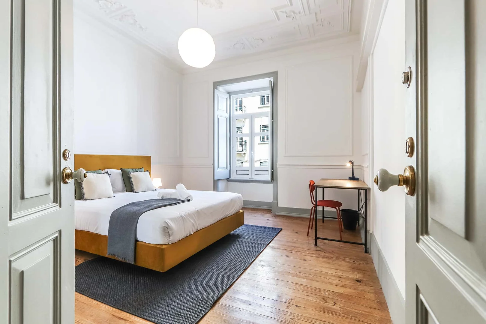 Comfortable and spacious student room in 