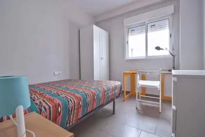 Privatzimmer in der C/ dels Sants Just i Pastor, València, Valencia, Spain, bild 2 von 12