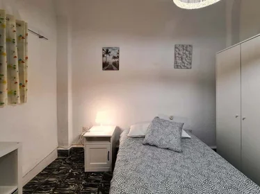 Stanza privata in Calle de Castellón, 1, Ensanche, 46004 Valencia, España, immagine 1 di 10