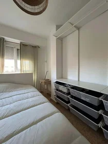 Chambre privée à C/ d'Isaac Peral, Poblados Marítimos, 46024 València, Valencia, Spain, image 1 de 10