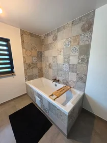 Quarto privado em Rue du Quesnoy, Trivières, imagem 9 de 10