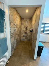 Quarto privado em Rue du Quesnoy, Trivières, imagem 10 de 10