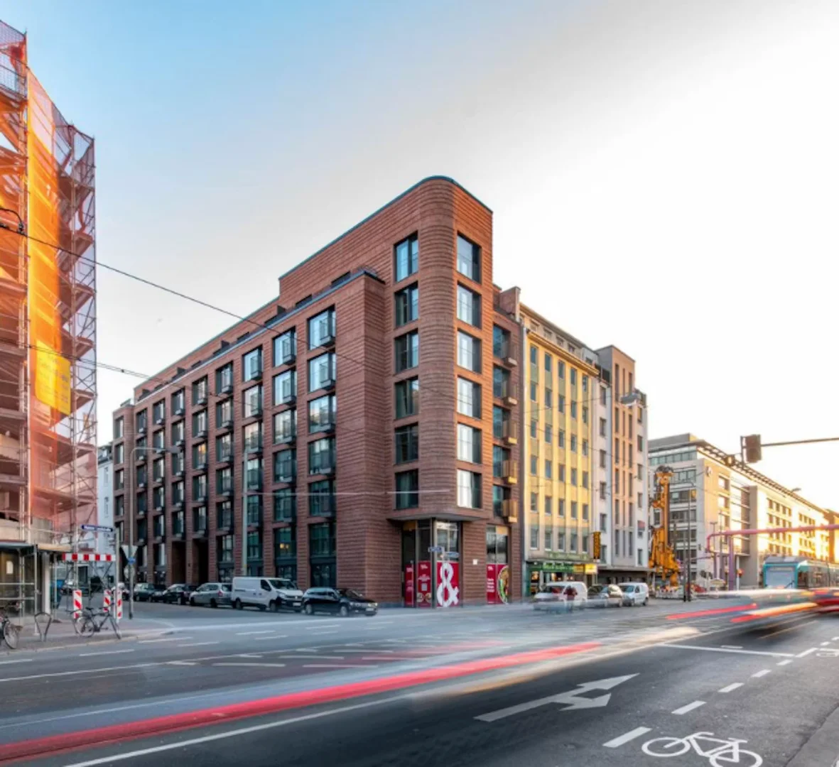 Habitación para estudiantes en con área de estudio y facilidades compartidas