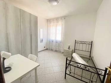 Stanza privata in Via Emilia, Ospedaletto, immagine 2 di 10