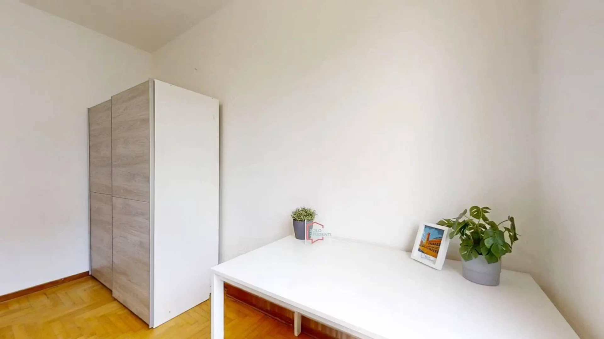Chambre d'étudiant économique avec emplacement pratique dans 