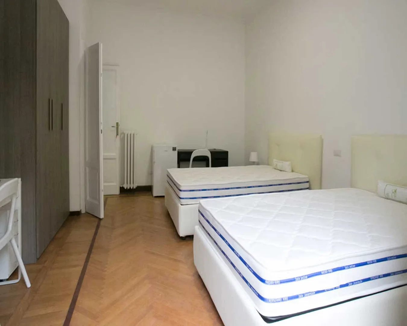 Affordable room for students with ample lighting in 