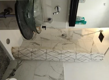 Stanza privata in Viale Leonardo da Vinci, immagine 9 di 13