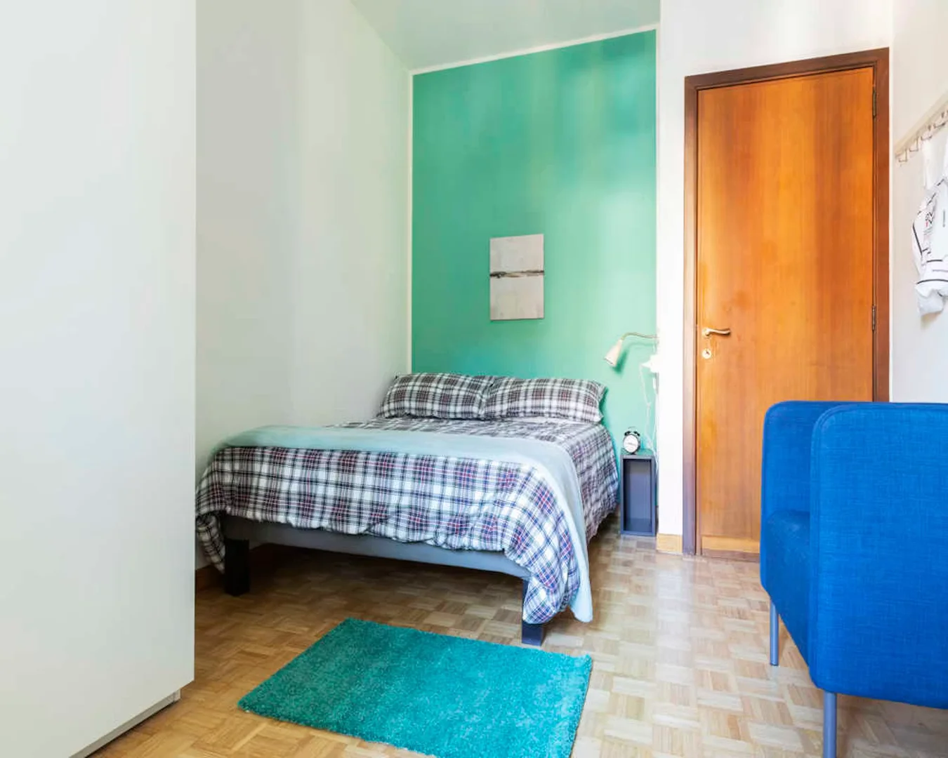 Chambre conviviale pour les étudiants dans  avec des équipements modernes