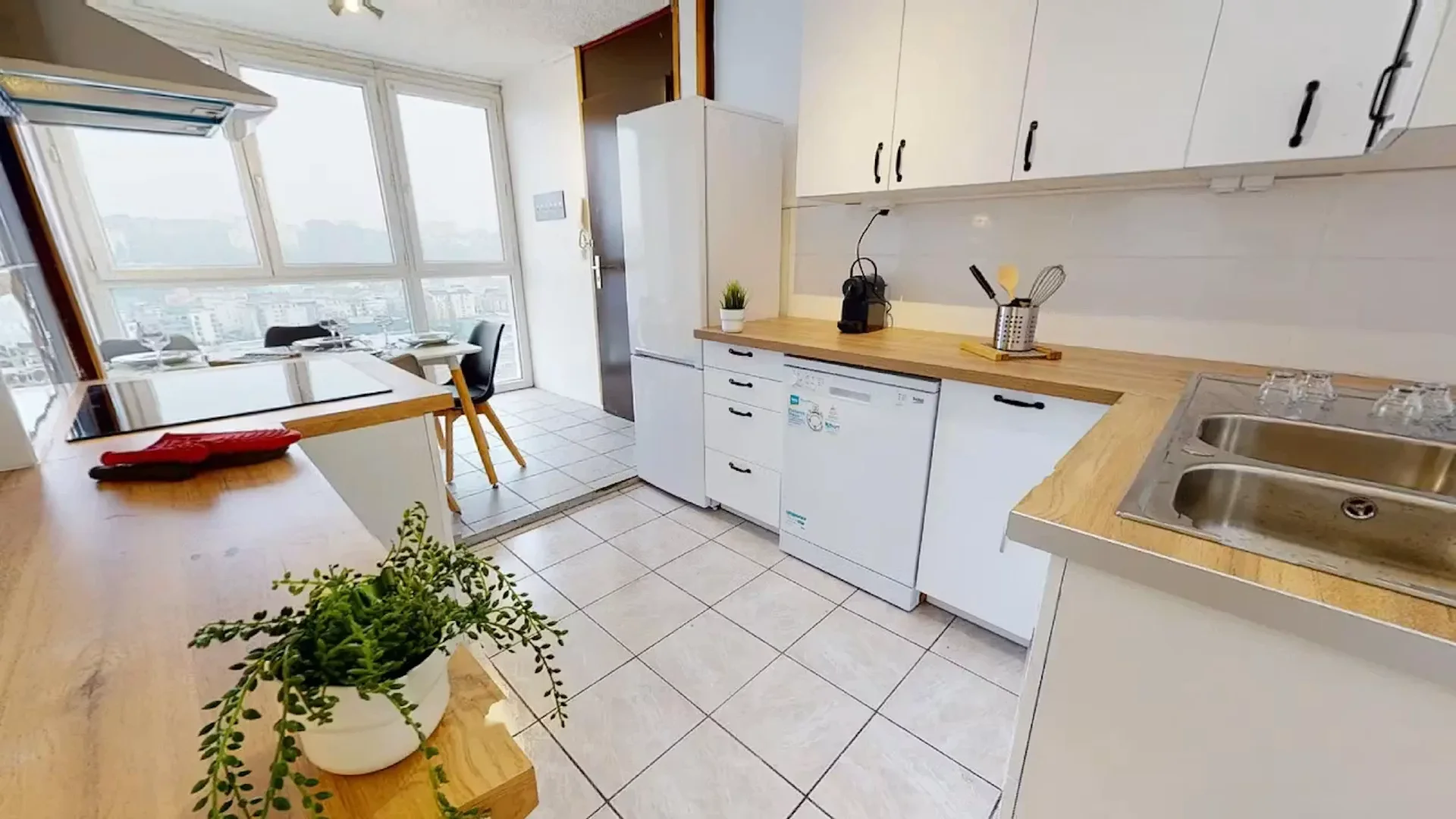 Comfortable and spacious student room in 