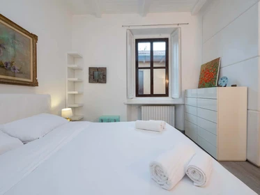 Alojamiento de 2 dormitorios en Milán
