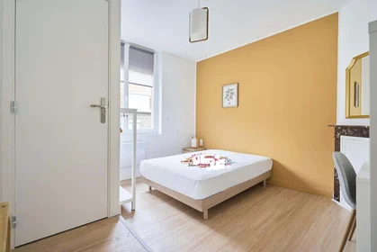 Chambre privée à 1 Rue Châteaubriand, 59000 Lille, France, image 1 de 10
