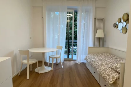 Apartamento moderno e brilhante em Milão