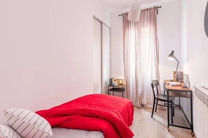 Helles Privatzimmer in Madrid