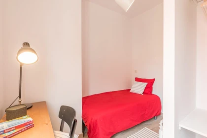 Quarto para alugar com cama de casal em Madrid