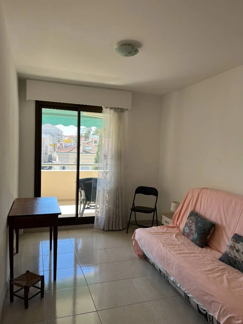 Economical student room with convenient location in 