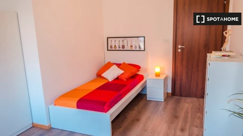 Torino de çift kişilik yataklı kiralık oda