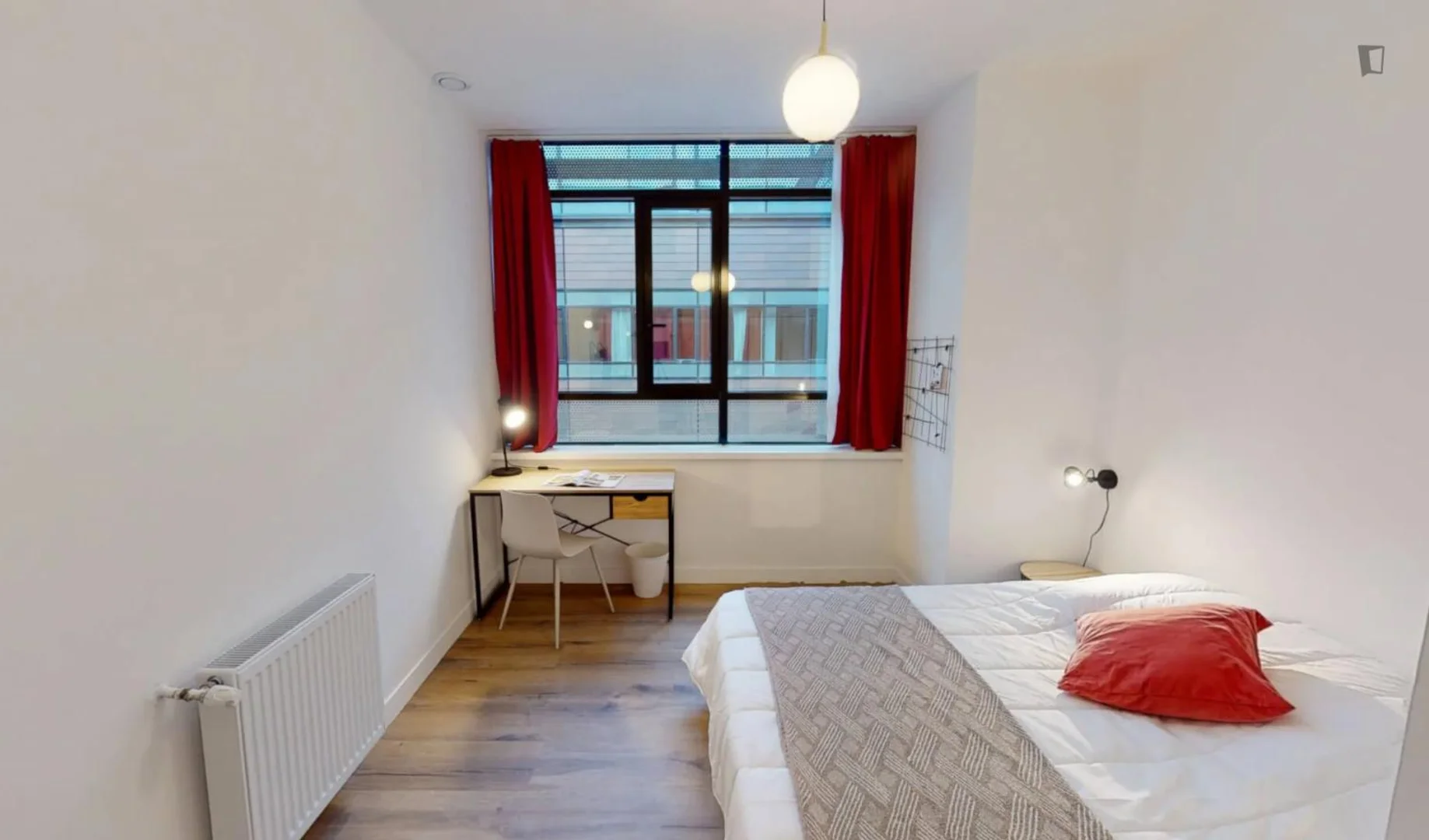 Habitación para estudiantes en  con modernas comodidades