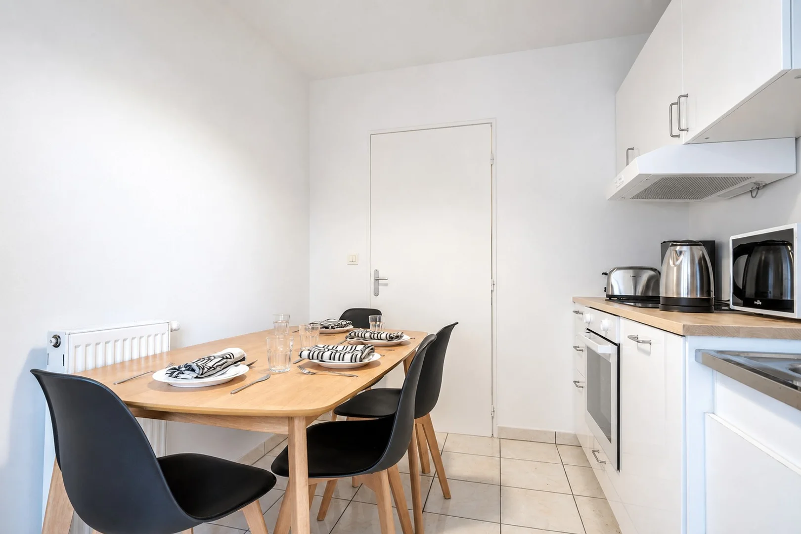 Habitación estudiantil amplia y cómoda en 