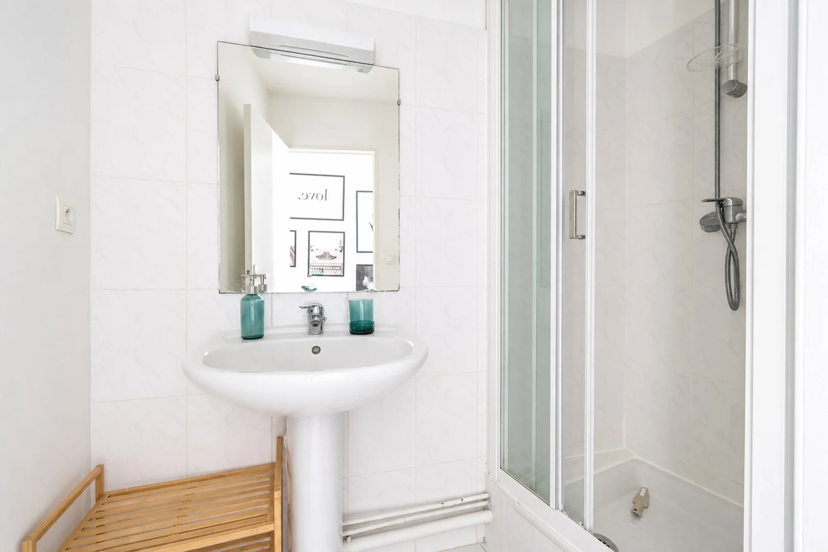 Habitación estudiantil amplia y cómoda en 