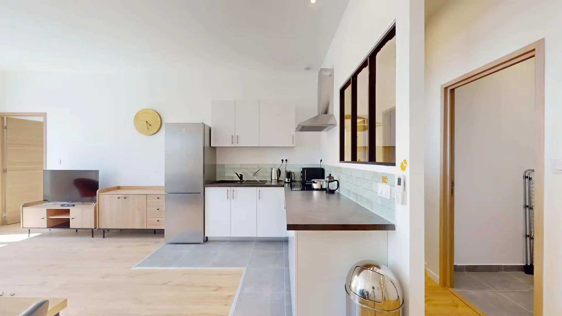 Room for rent in student apartment in , fully furnished