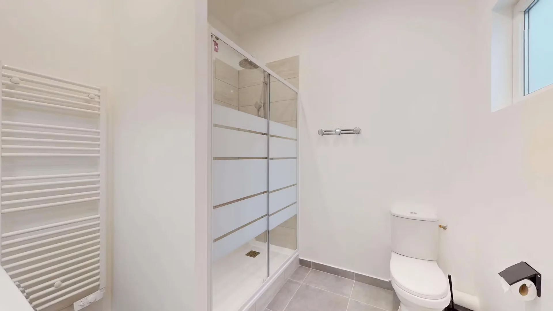 Economical student room with convenient location in 