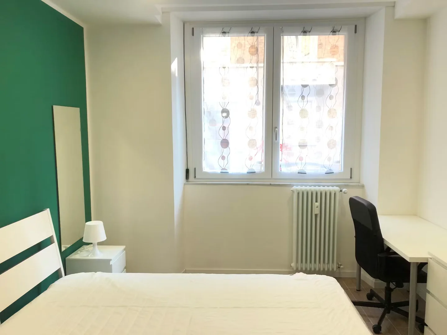 Habitación para estudiantes en  con área de estudio y facilidades compartidas
