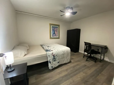 Room for rent with double bed Washington