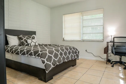 Quarto para alugar com cama de casal em Tampa