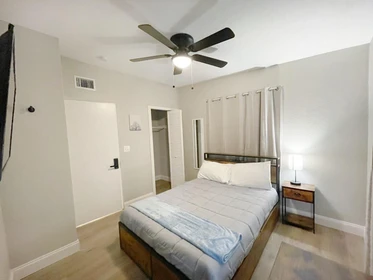 Cheap private room in Alafaya