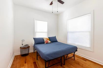 Renting rooms by the month in Kansas-city