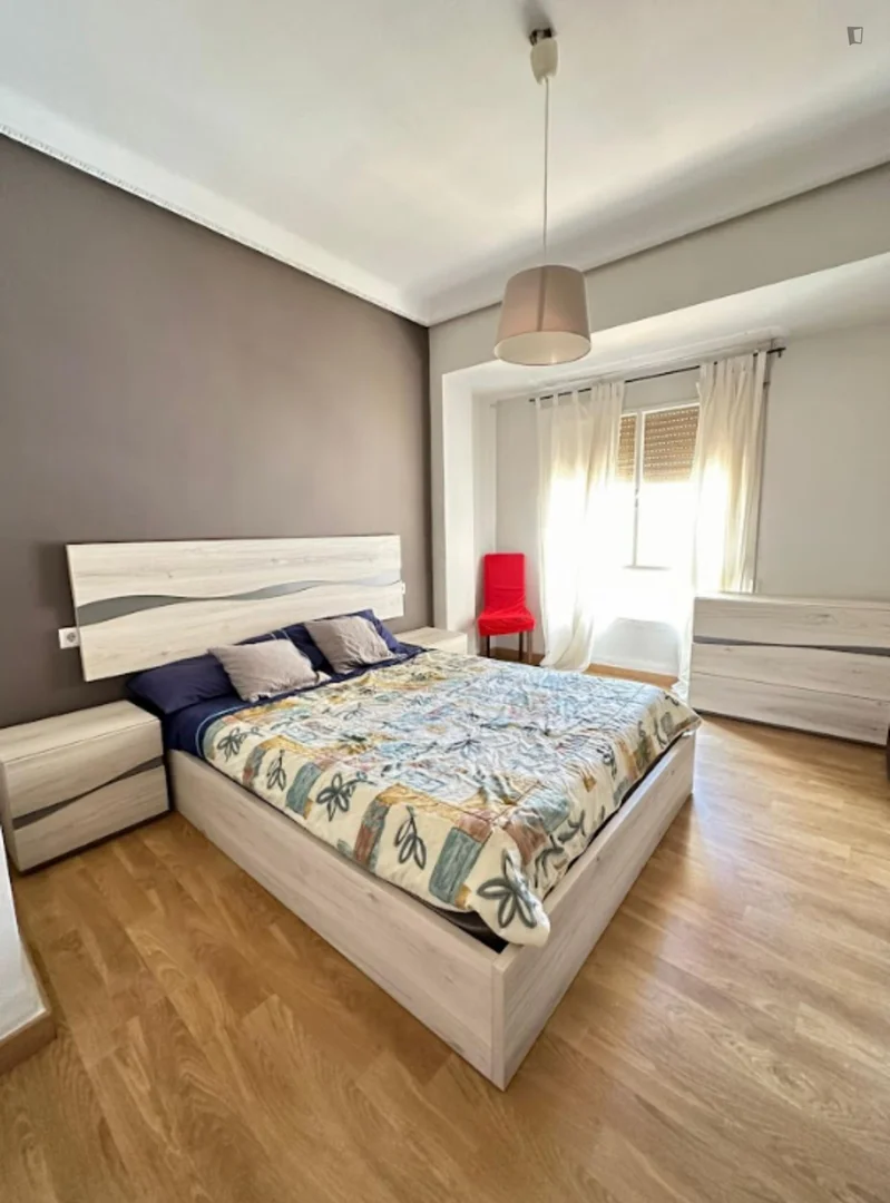 Camera per studenti economica con posizione comoda a 