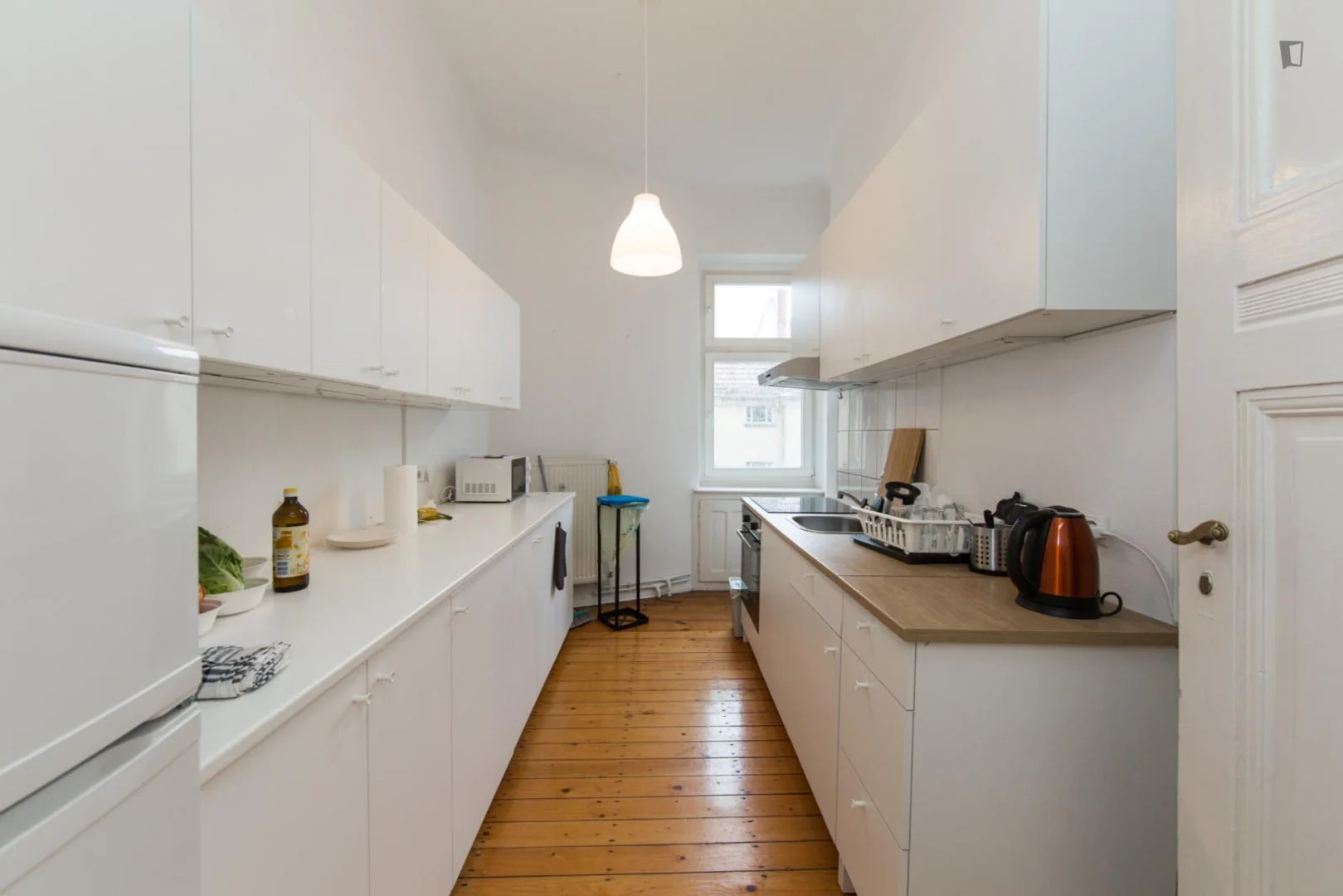 Chambre confortable pour étudiants disponible dans 