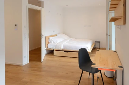 Quarto para alugar com cama de casal em Munchen