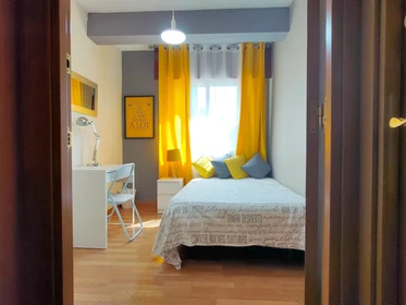 Alquiler de habitación en piso compartido en Alcala-de-henares