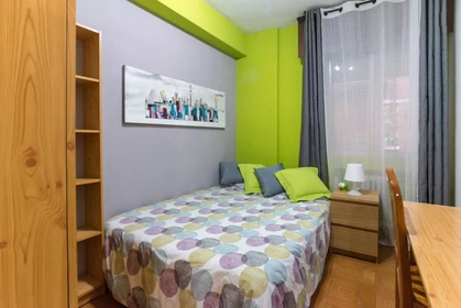 Alquiler de habitación en piso compartido en Alcala-de-henares