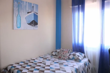Bright private room in Alcala-de-henares