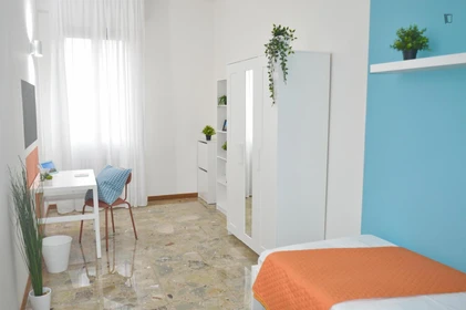 Room for rent with double bed Modena