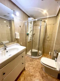 Private room at Calle Pablo Neruda, image 6 of 7