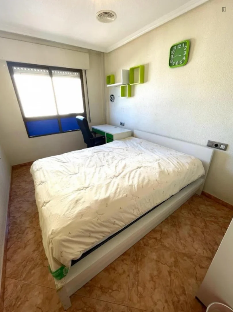 Student-friendly room in  with modern amenities