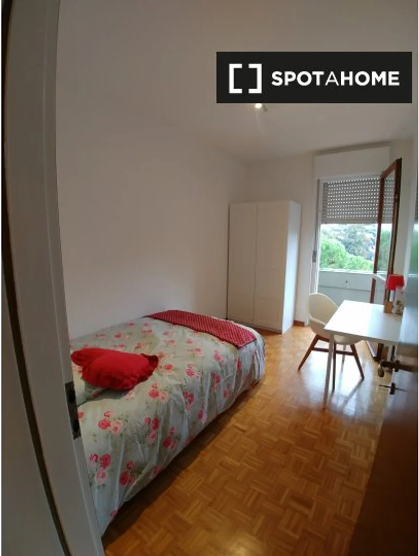 Camera accogliente per studenti disponibile a
