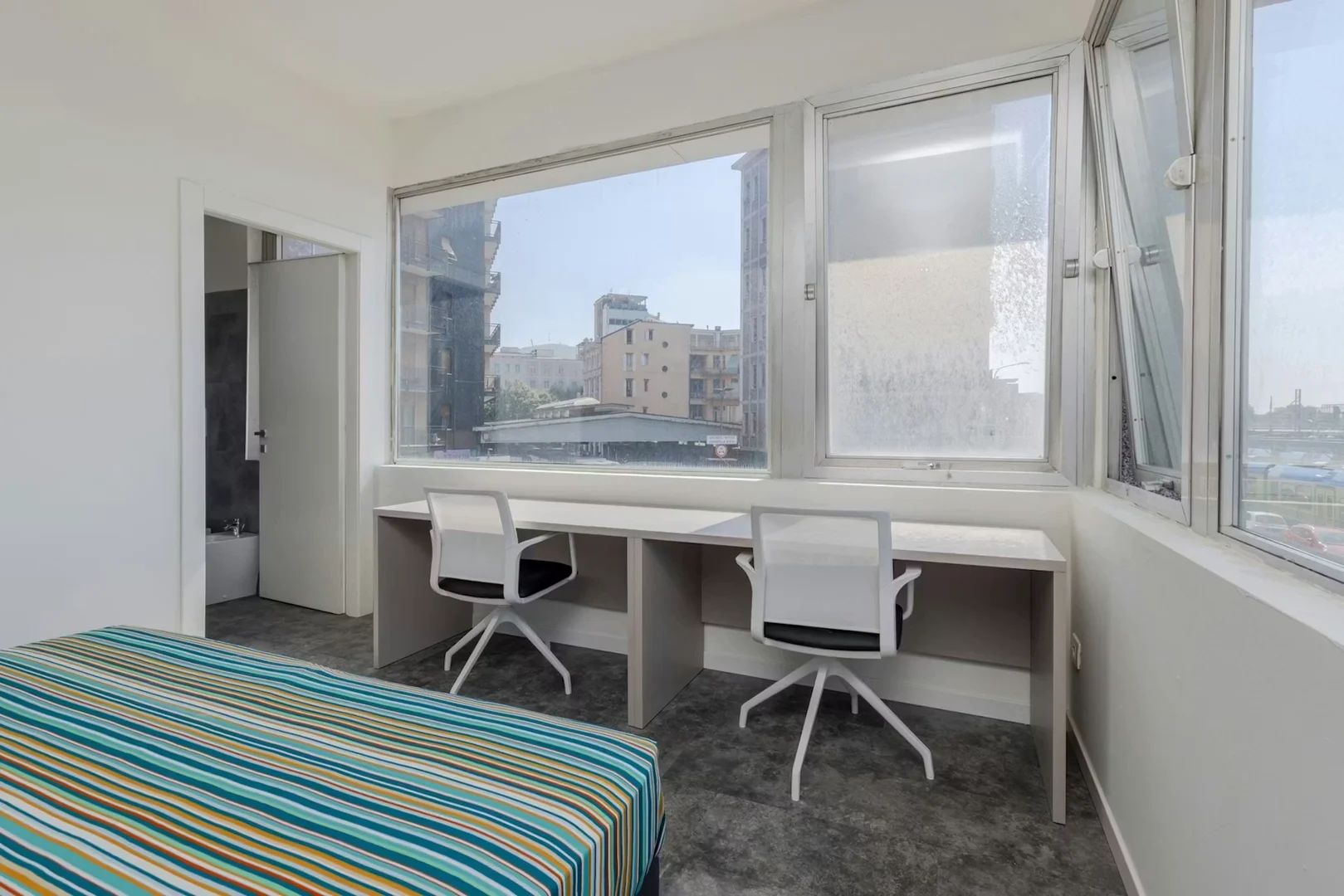 Chambre d'étudiant confortable et spacieuse dans 
