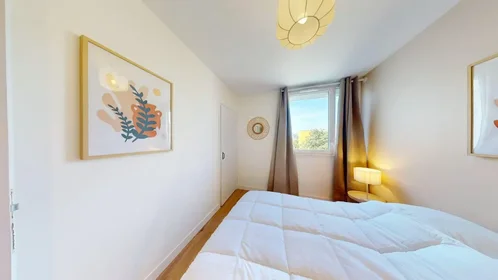 Quarto privado em Carré de Saxe, Le Blosne, imagem 4 de 10
