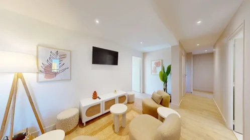 Quarto privado em Carré de Saxe, Le Blosne, imagem 1 de 10