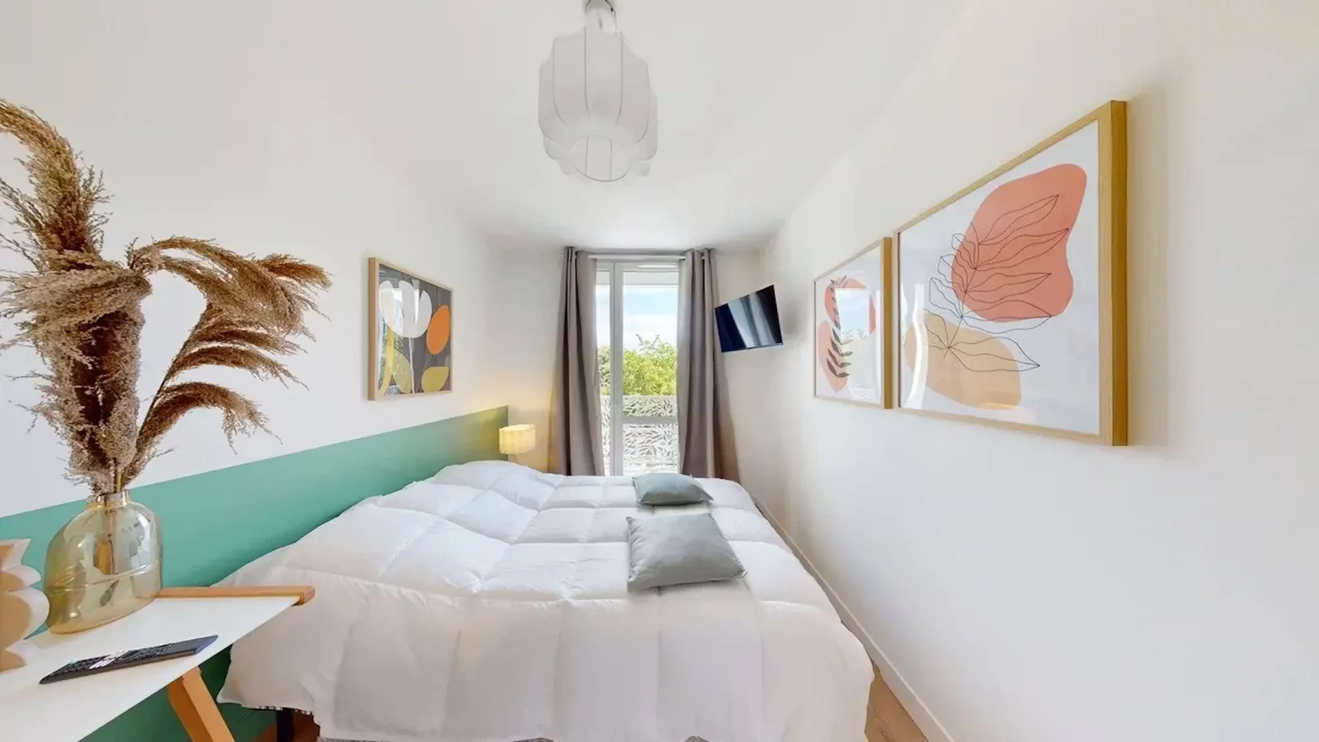 Quarto para alugar em apartamento de estudantes em , totalmente mobilado