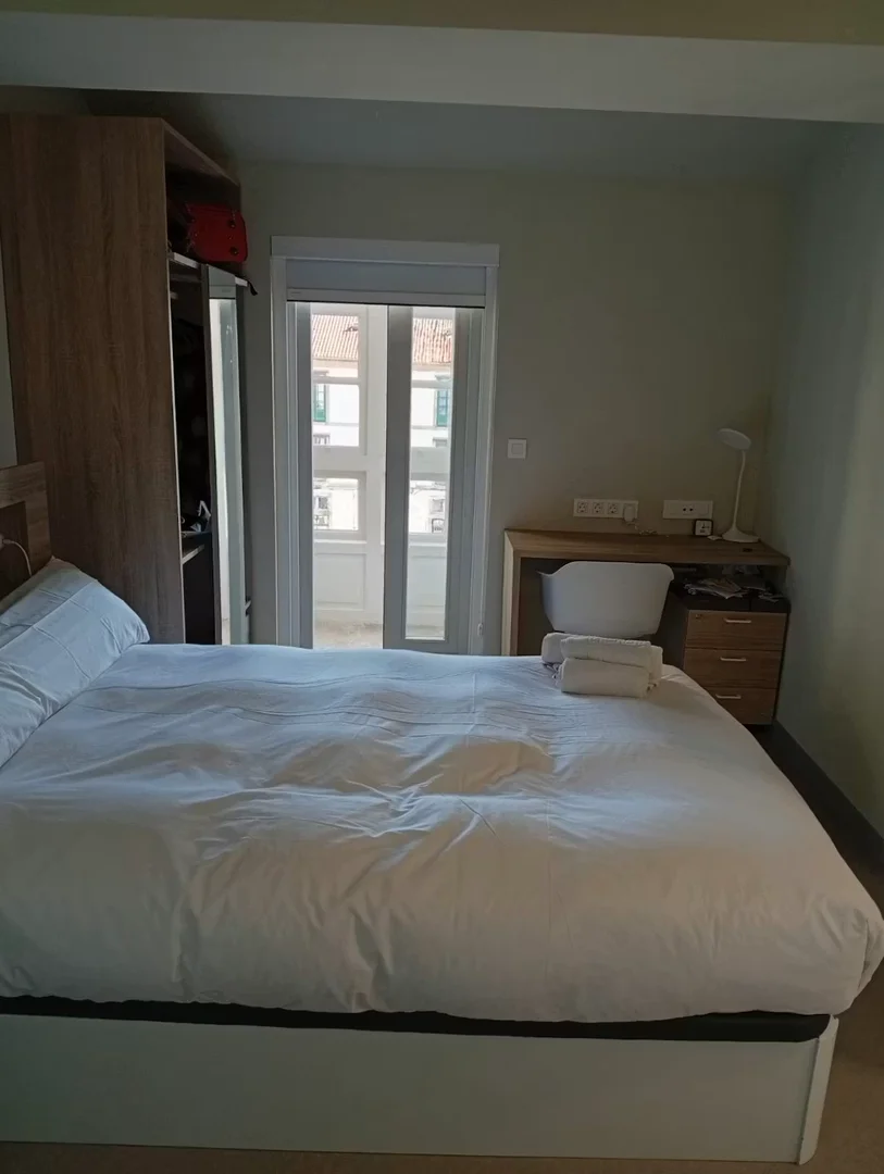 Habitación acogedora para estudiantes disponible en 