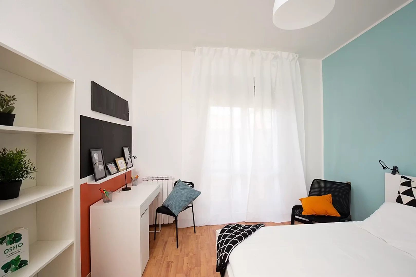 Habitación estudiantil económica con ubicación conveniente en 