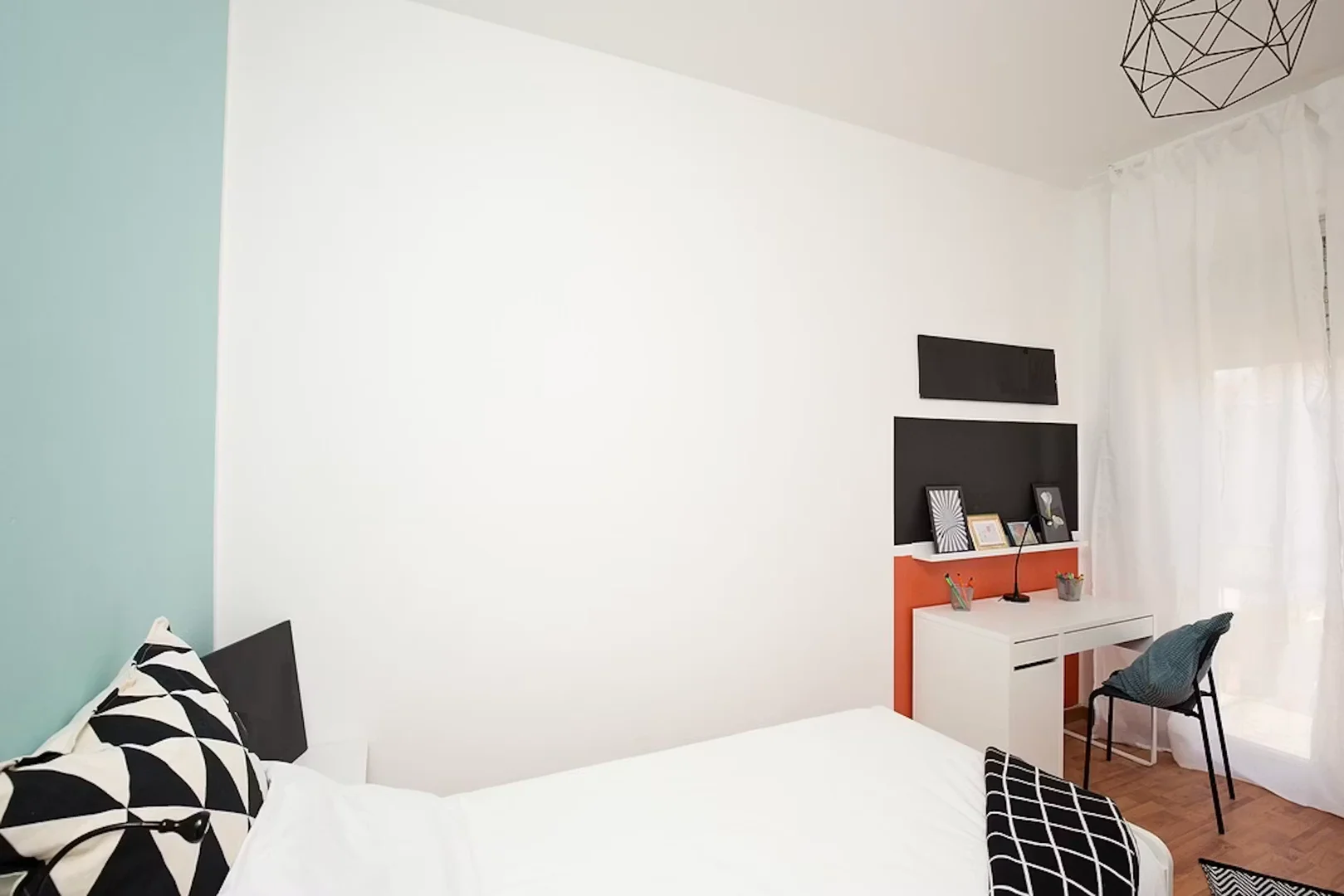 Economical student room with convenient location in