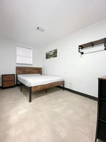 Quarto para alugar com cama de casal em Houston