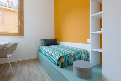 Chambre à louer dans un appartement en colocation à Ferrara